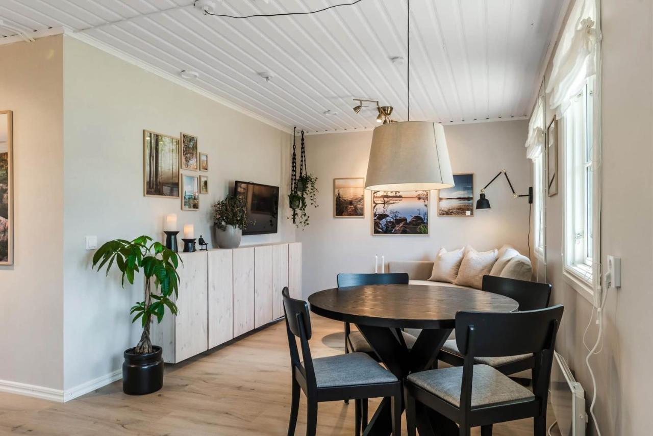 Villa Nyrenoverat Gardshus Pa Havstomt Med Hoeg Standard à Örnsköldsvik Extérieur photo